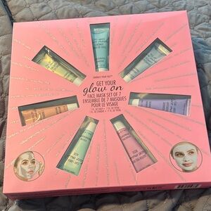 Embrace Your Face Face Mask Set of 7